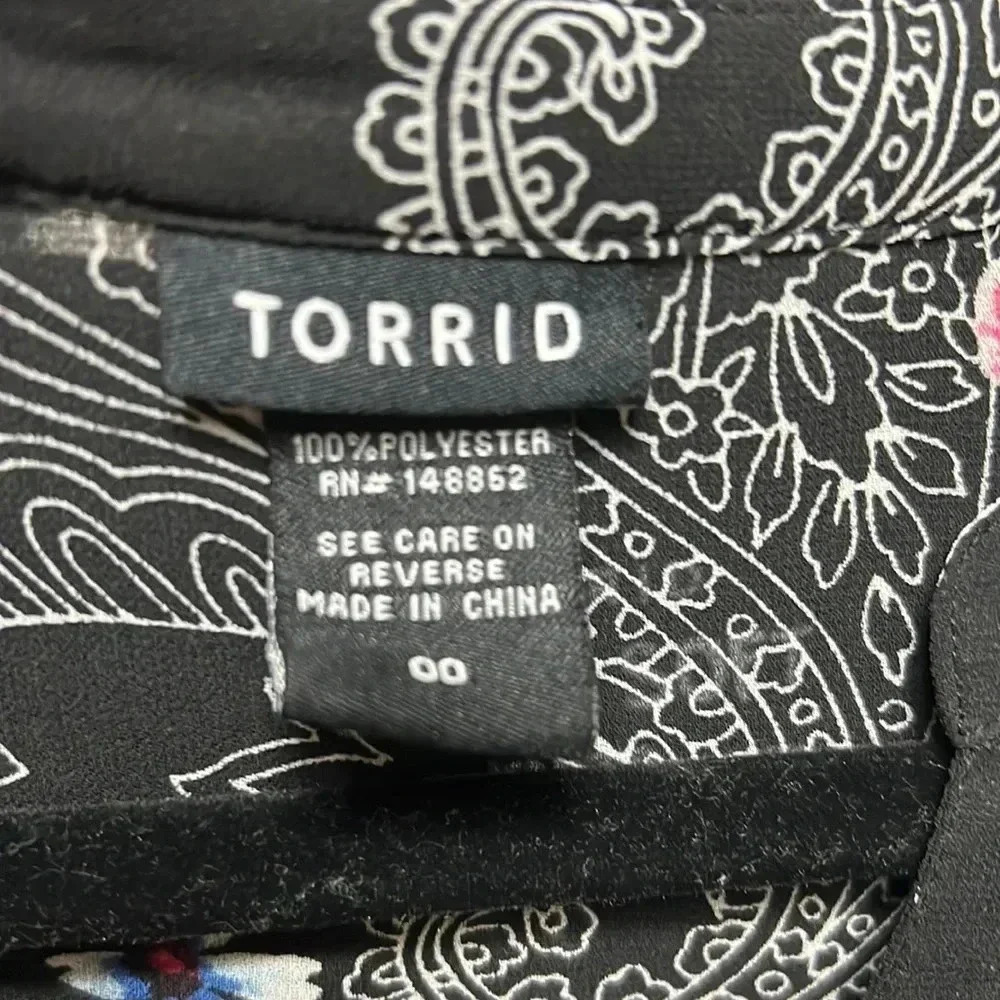Torrid Paisley Print Chiffon Button Front Hi-Low‎ Top - Picture 3 of 8